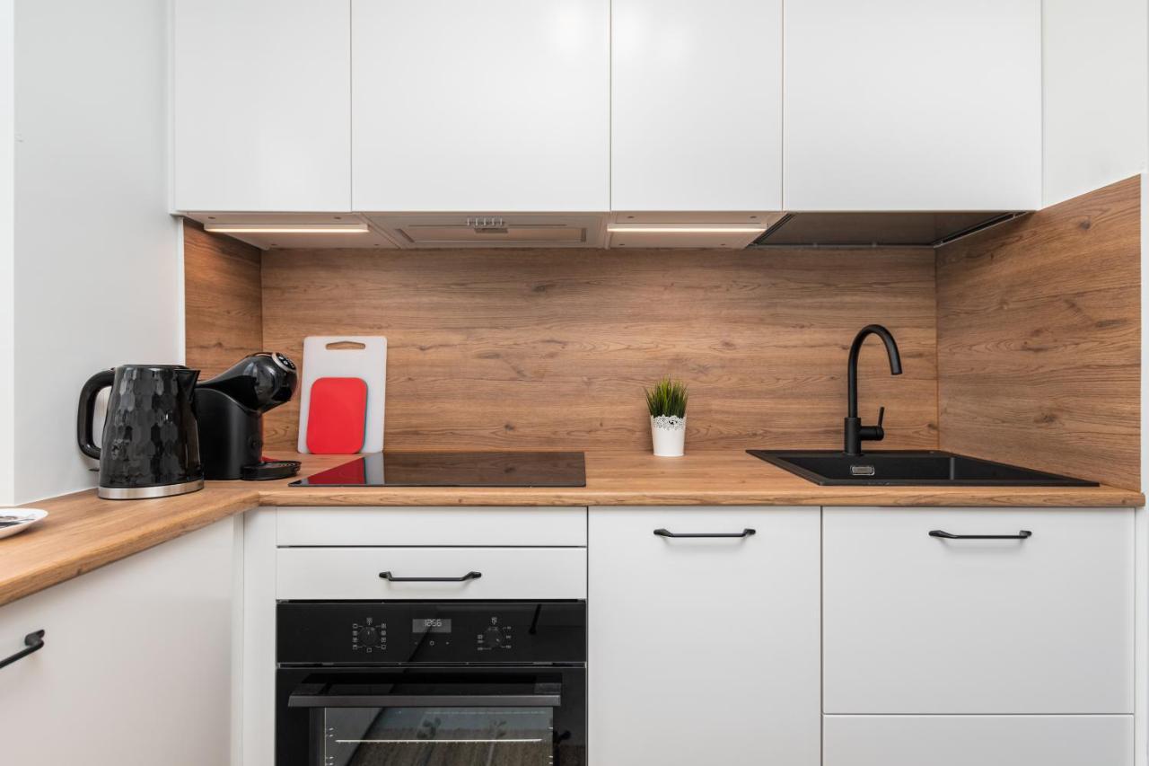 Pl. Dabrowskiego 12 By Homeprime Warsaw Exterior photo